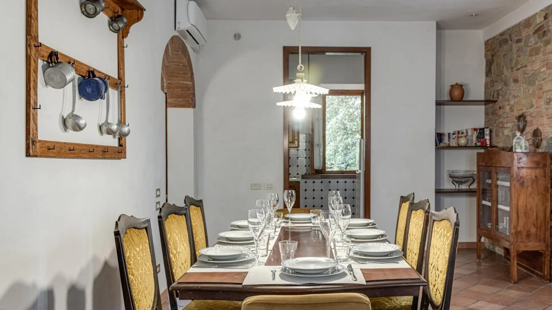 La Pineta Farm House Querce  0*, Querce (Lucca)